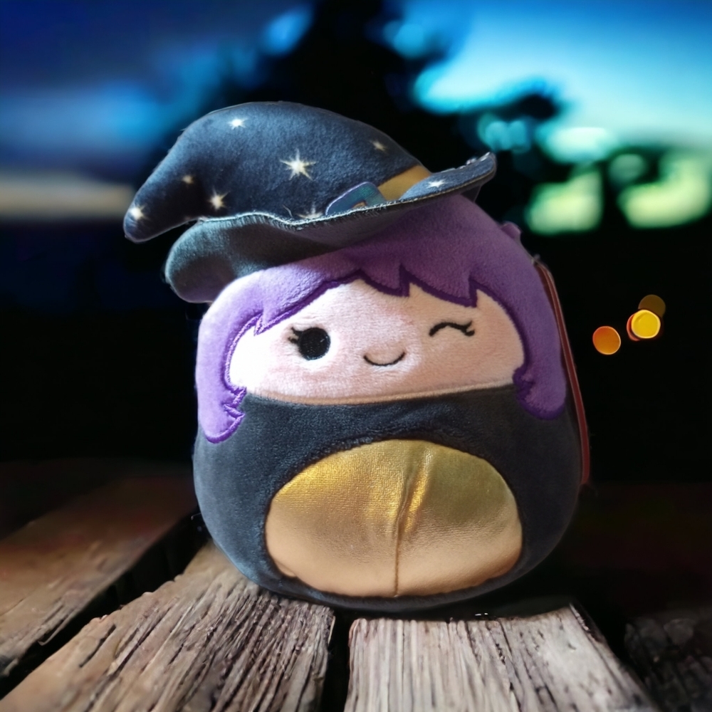 Voodie the Witch 5" Humanoid Halloween Squishmallows
